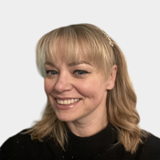 Dr Zoë Hodge